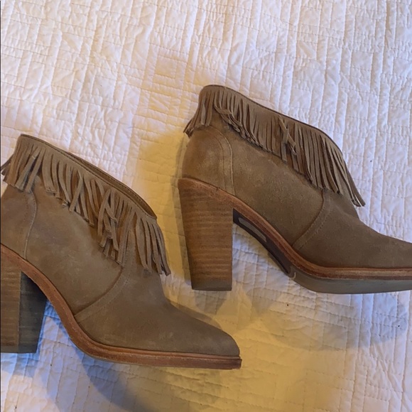 LIKE NEW JOIE fringe booties size 6 - Picture 10 of 10
